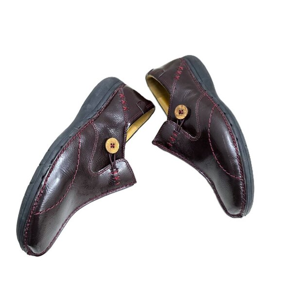 Clarks Artisan Un Loop Back Burgundy Red Patent Leather Comfort Slip on Shoes - Picture 3 of 7